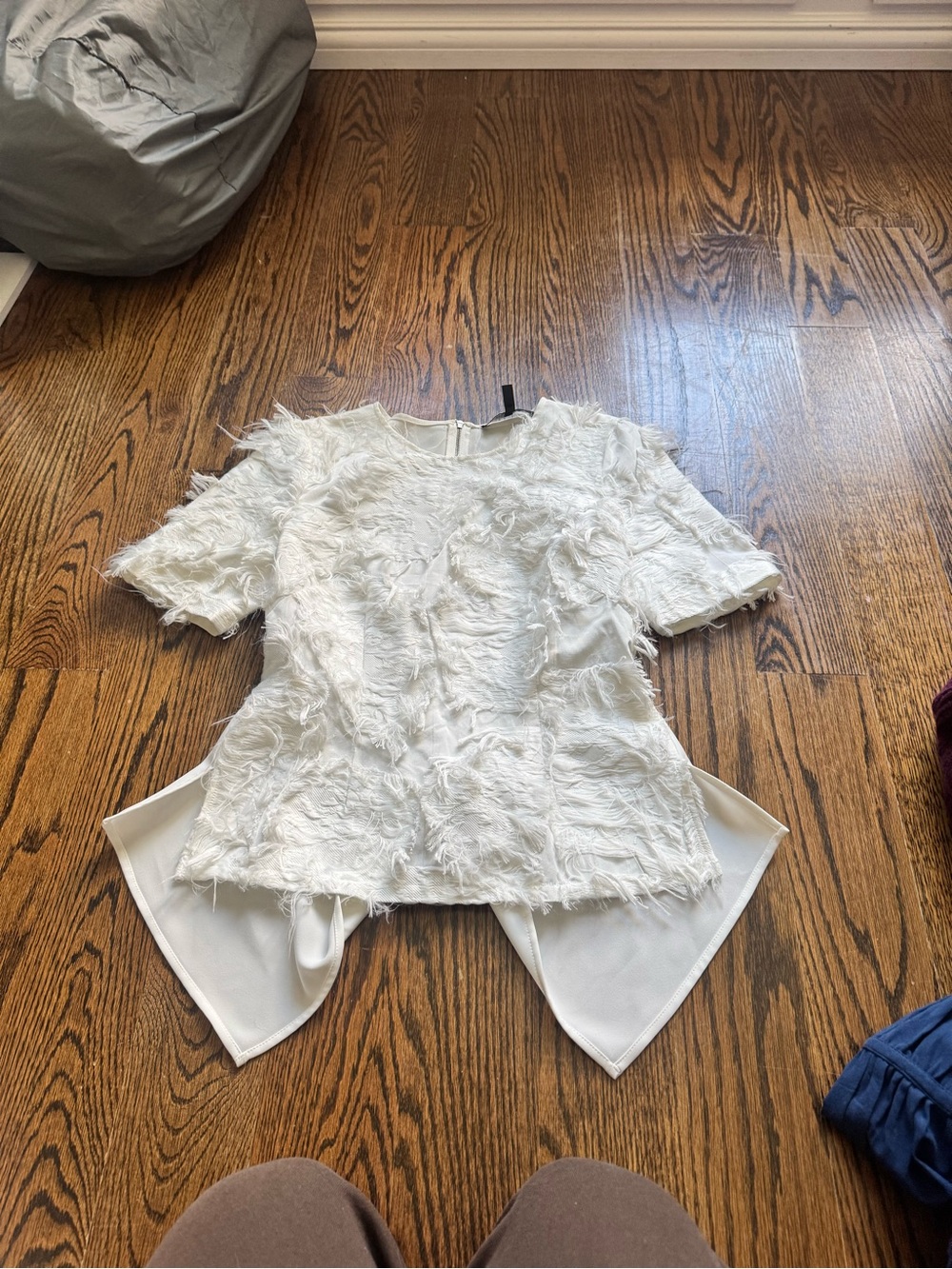 BCBGMaxAzria White Textured Fringe Short-Sleeve Blouse